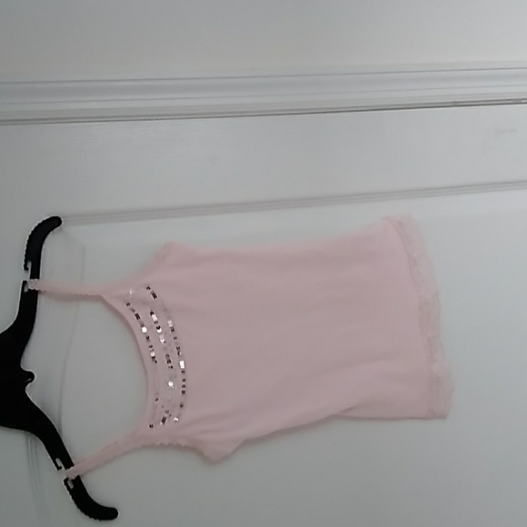 Pink tank tops - Picture 3 of 3